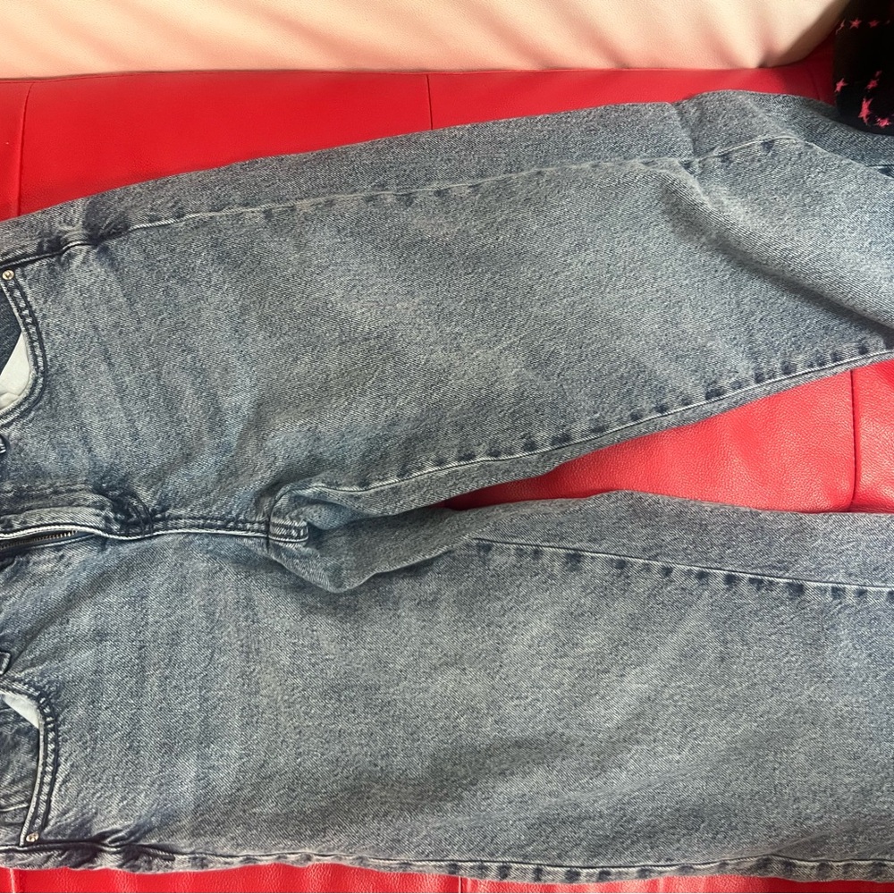 Pacesun women’s low rise baggy jeans